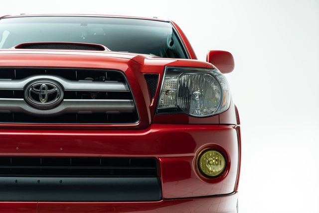 Used 2010 Toyota Tacoma X-Runner RWD image 7