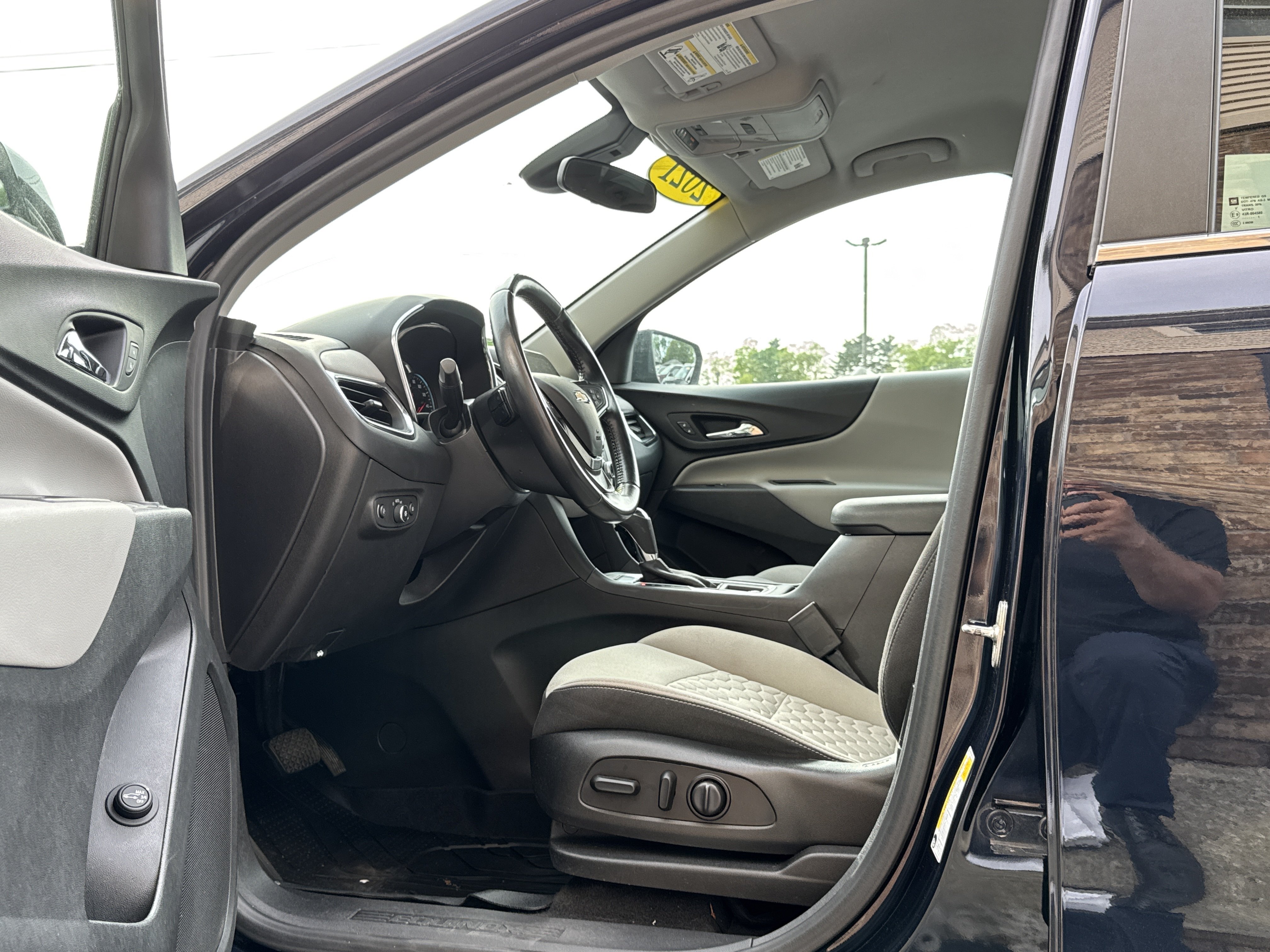 Used 2021 Chevrolet Equinox LT AWD/4WD image 9