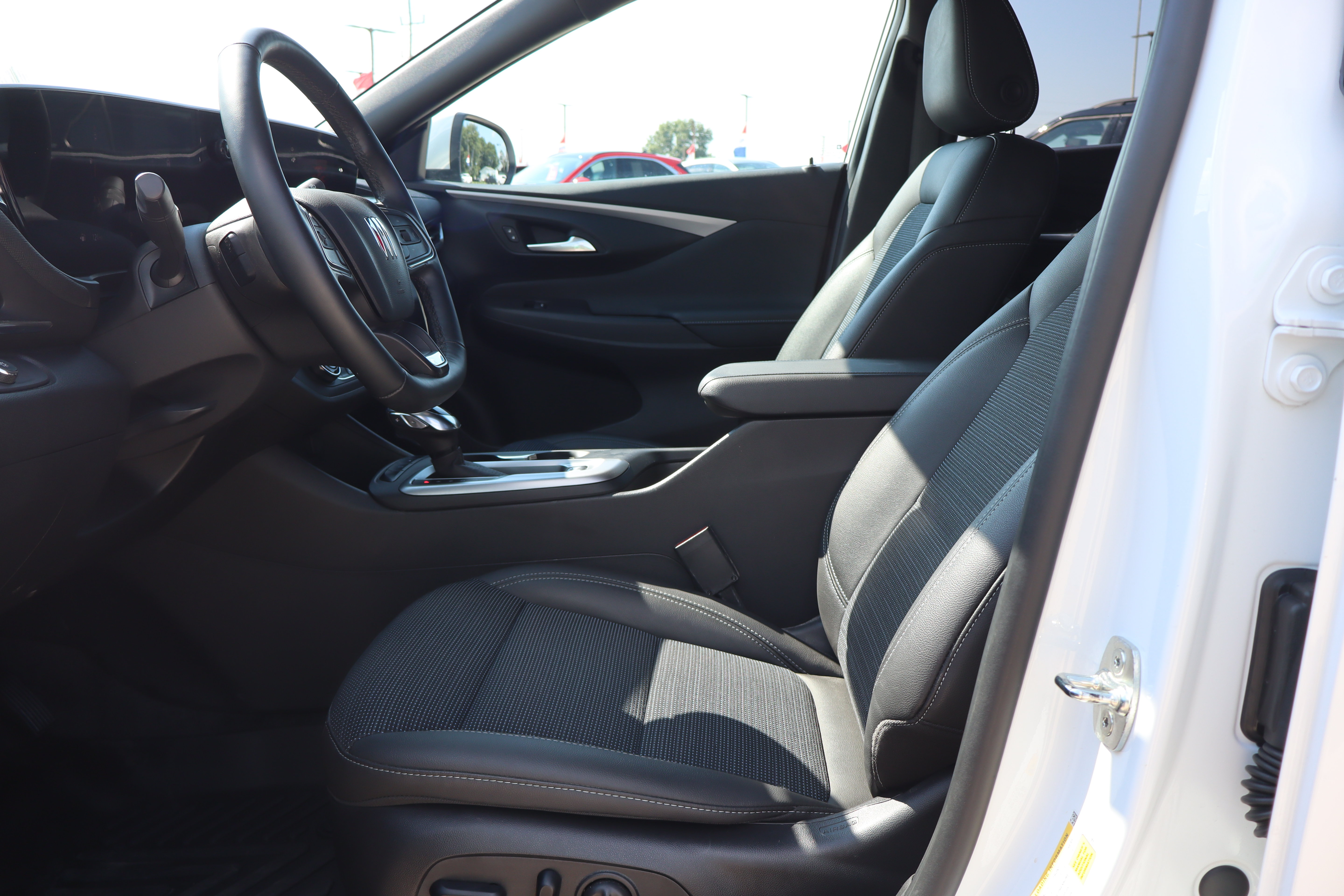 Used 2024 Buick Envista Preferred w/ Convenience I Package FWD image 9