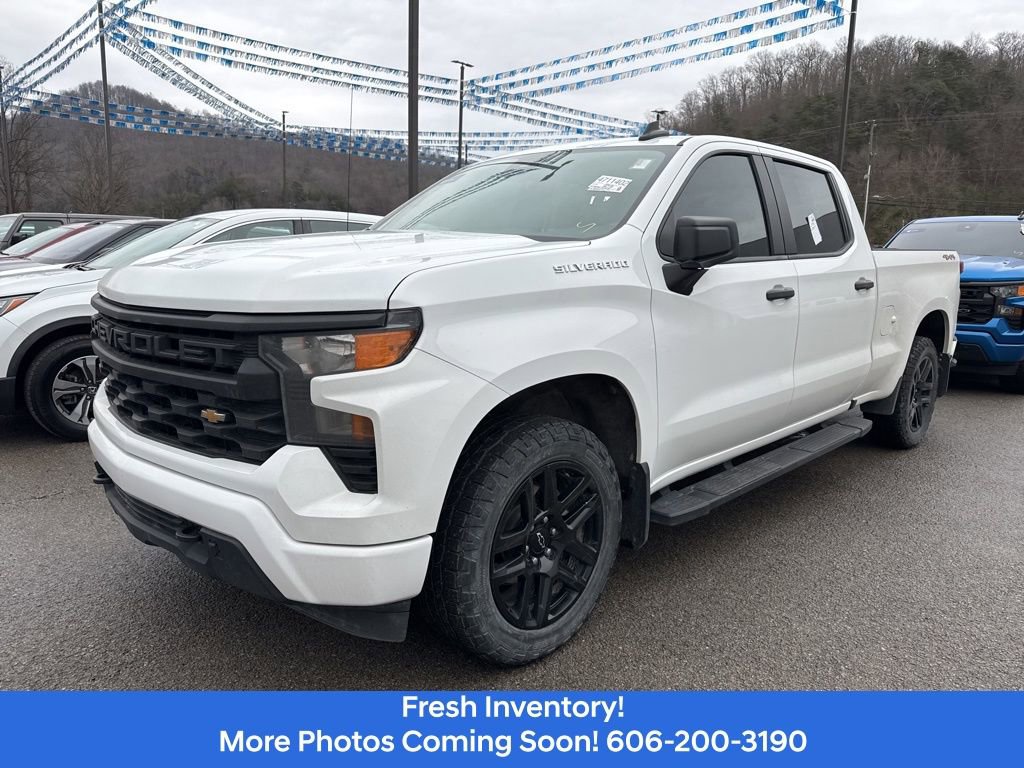 Used 2023 Chevrolet Silverado 1500 Custom image 1