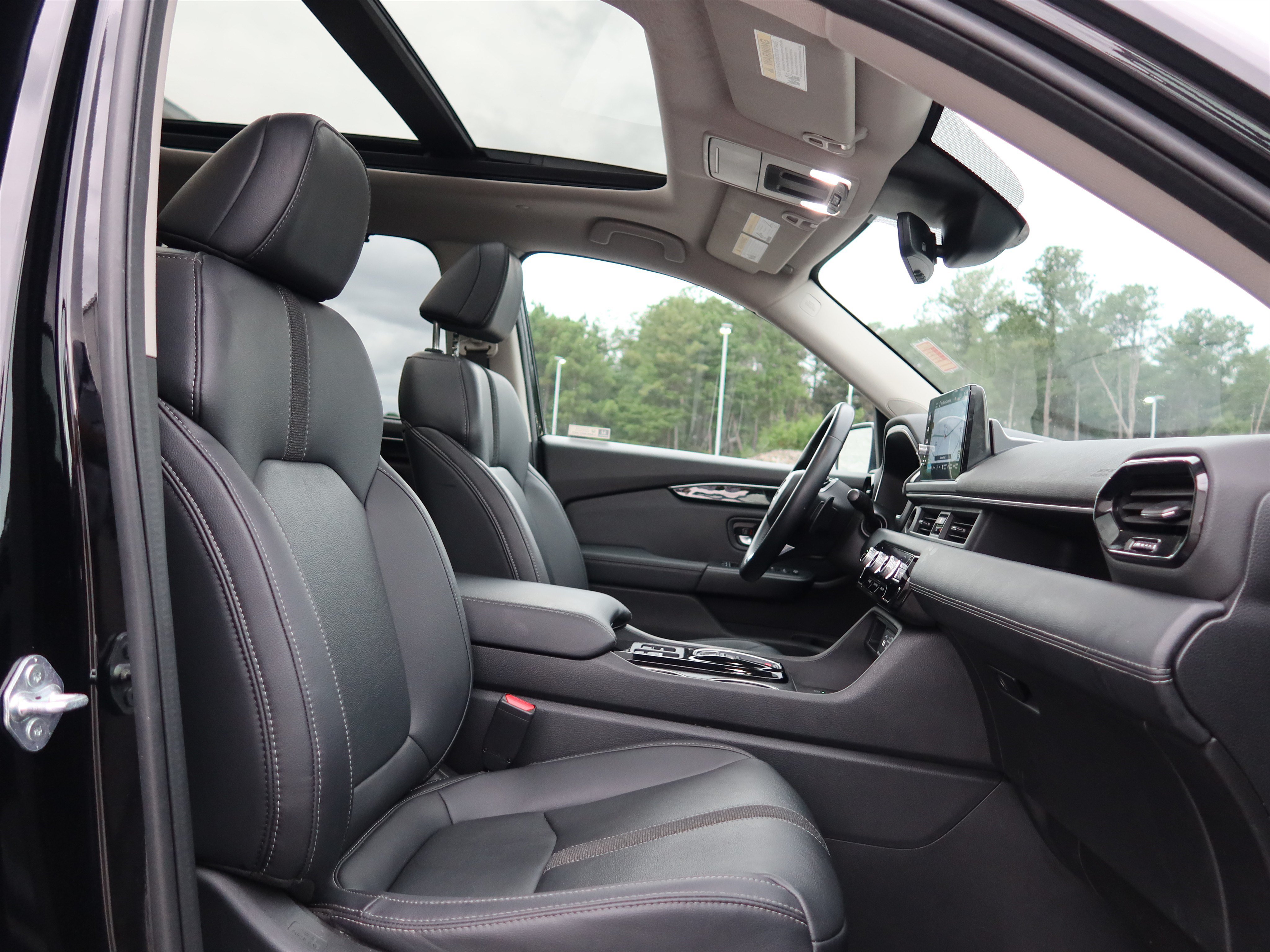 Used 2023 Honda Pilot Touring image 12