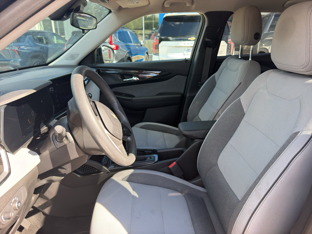 Used 2025 Chevrolet TrailBlazer LT FWD image 5
