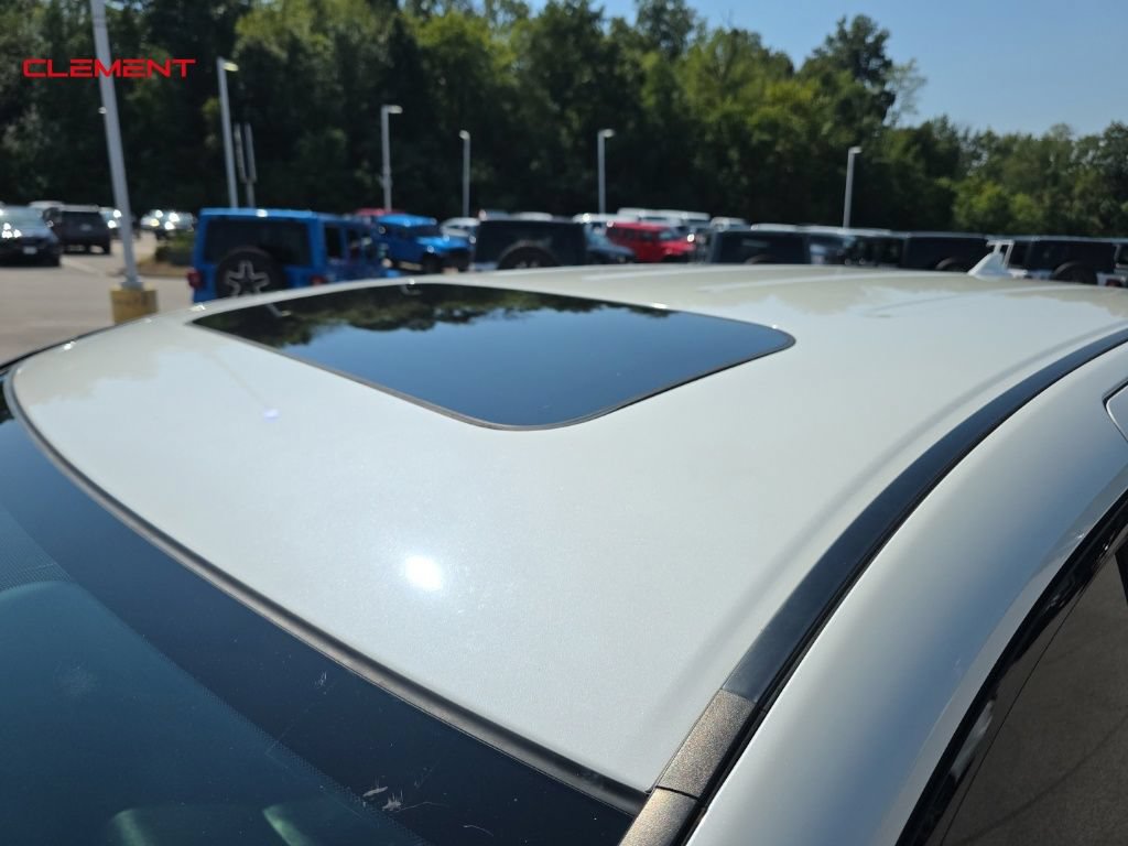 Used 2019 Honda Odyssey Elite image 4