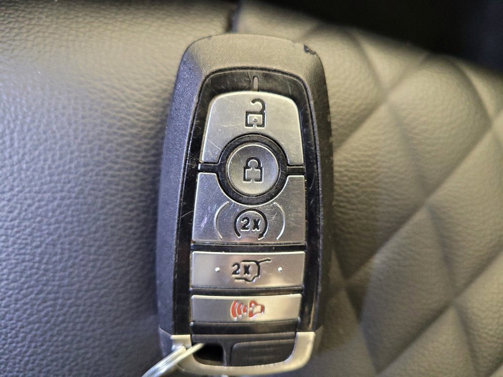 Used 2024 Ford Edge Titanium AWD/4WD image 32
