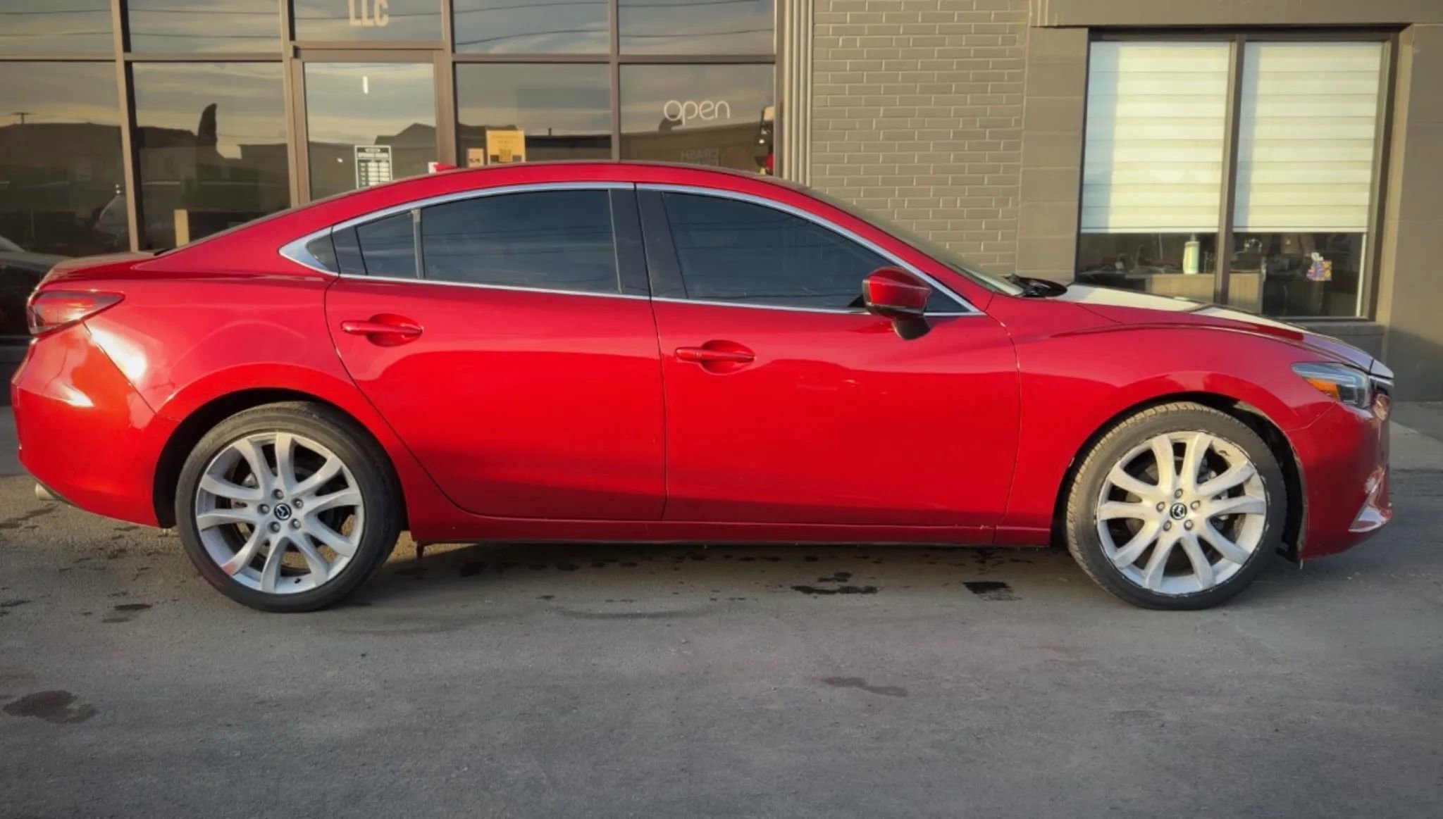 Used 2017 MAZDA MAZDA6 Touring w/ Touring Premium Package image 3