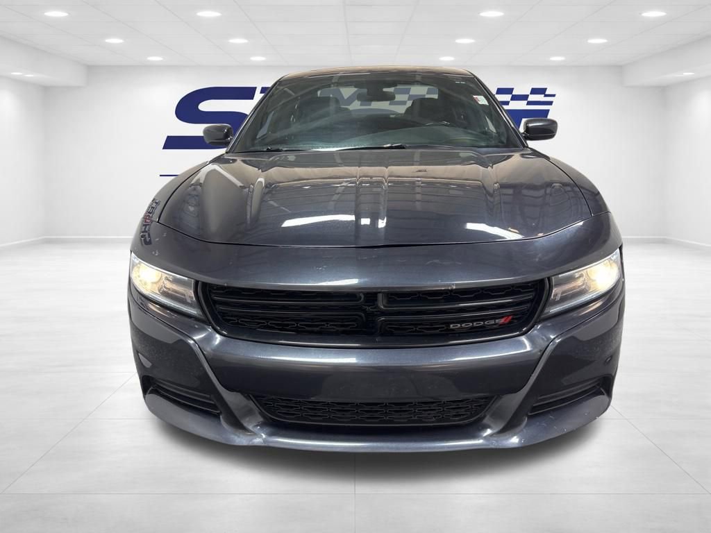 Used 2019 Dodge Charger SXT RWD image 2