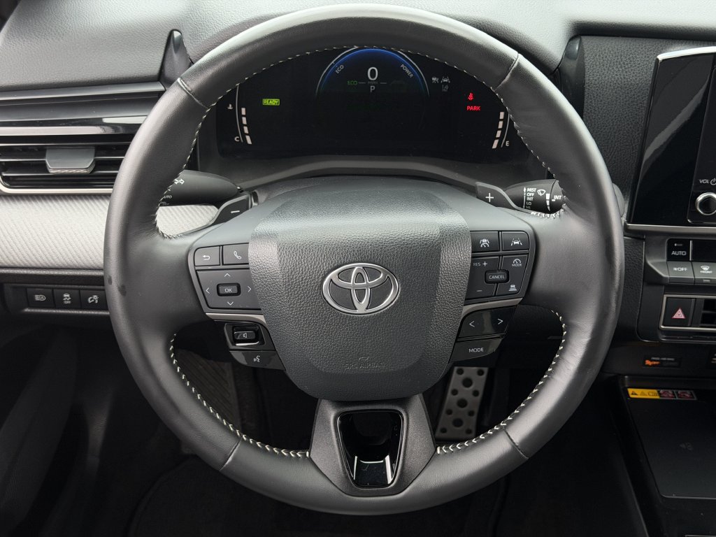 Used 2025 Toyota Camry SE w/ Convenience Package FWD image 14