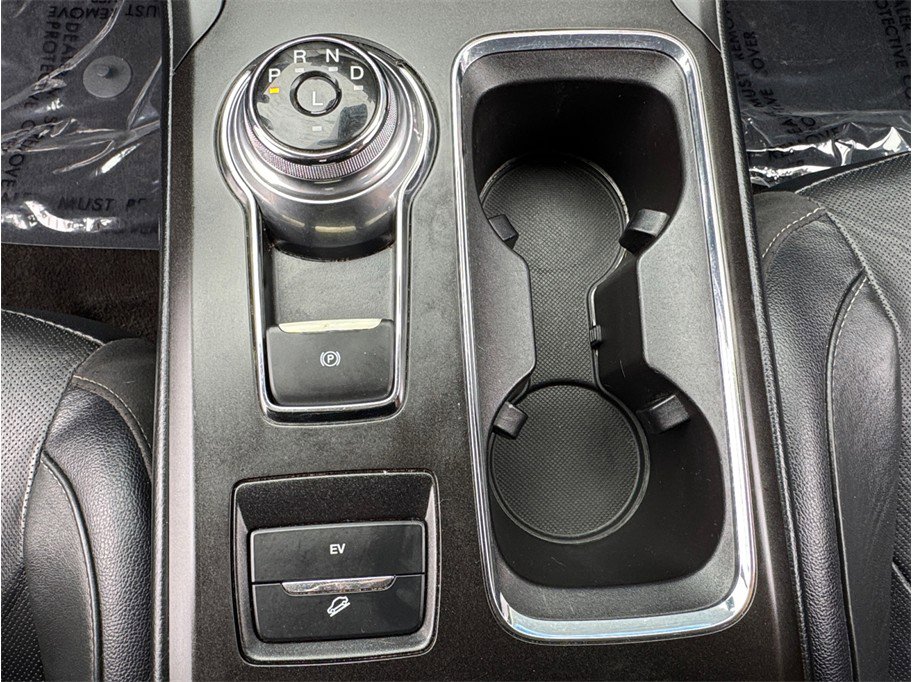 Used 2019 Ford Fusion Energi Titanium FWD image 12