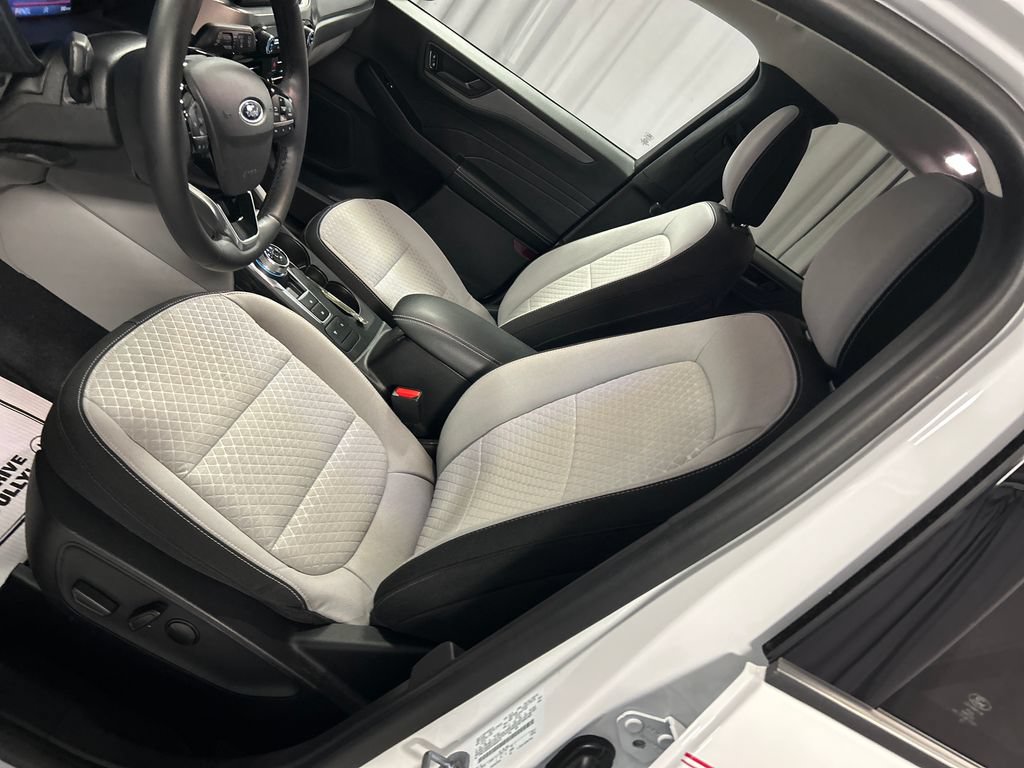 Used 2023 Ford Escape Active AWD/4WD image 11