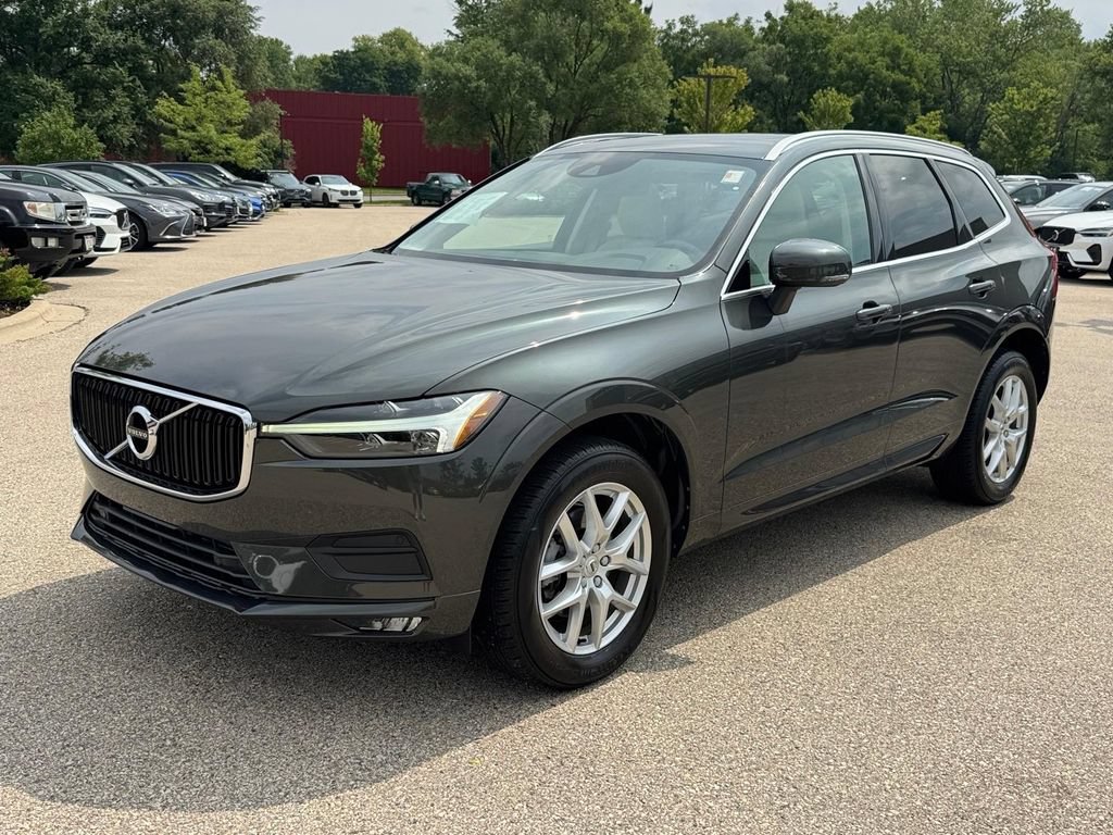 Used 2021 Volvo XC60 T5 Momentum w/ Premium Package FWD image 1