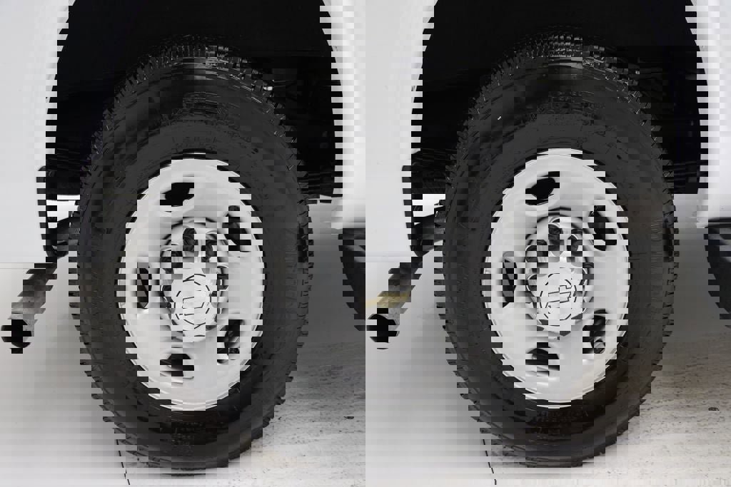 Used 2023 Chevrolet Express 3500 LS image 9