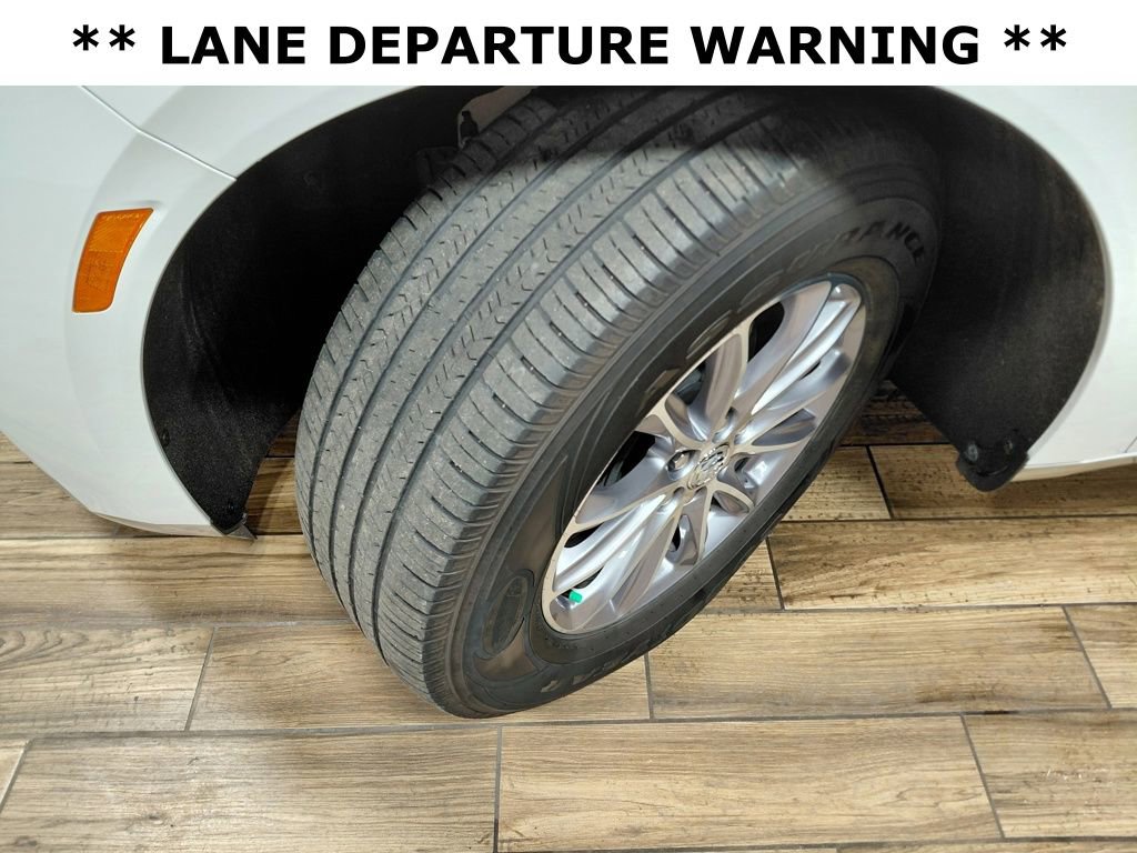 Used 2024 Buick Enclave Premium image 10