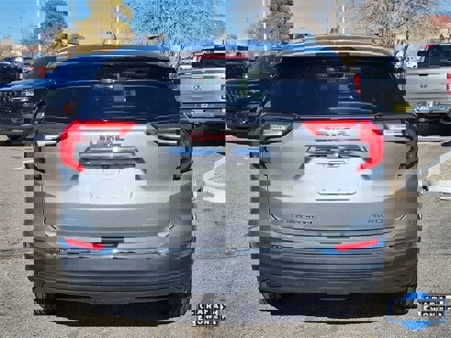 Used 2024 GMC Terrain SLT image 5