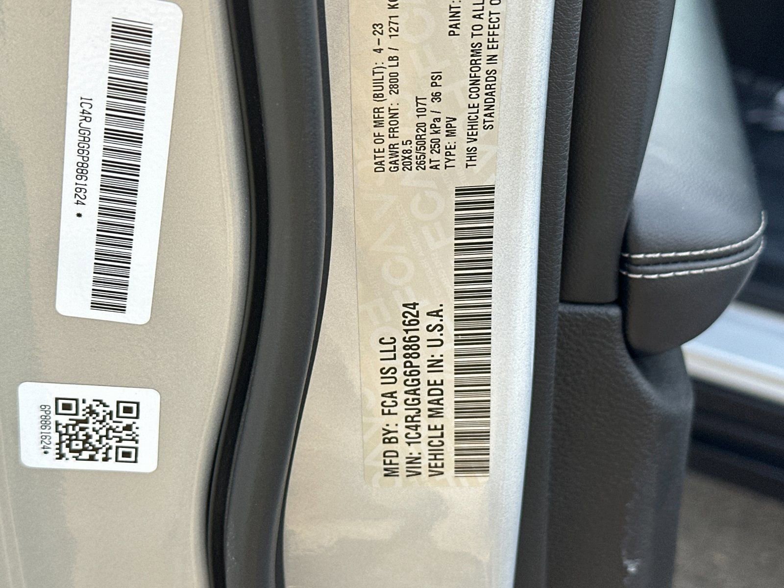 Used 2023 Jeep Grand Cherokee Altitude image 27