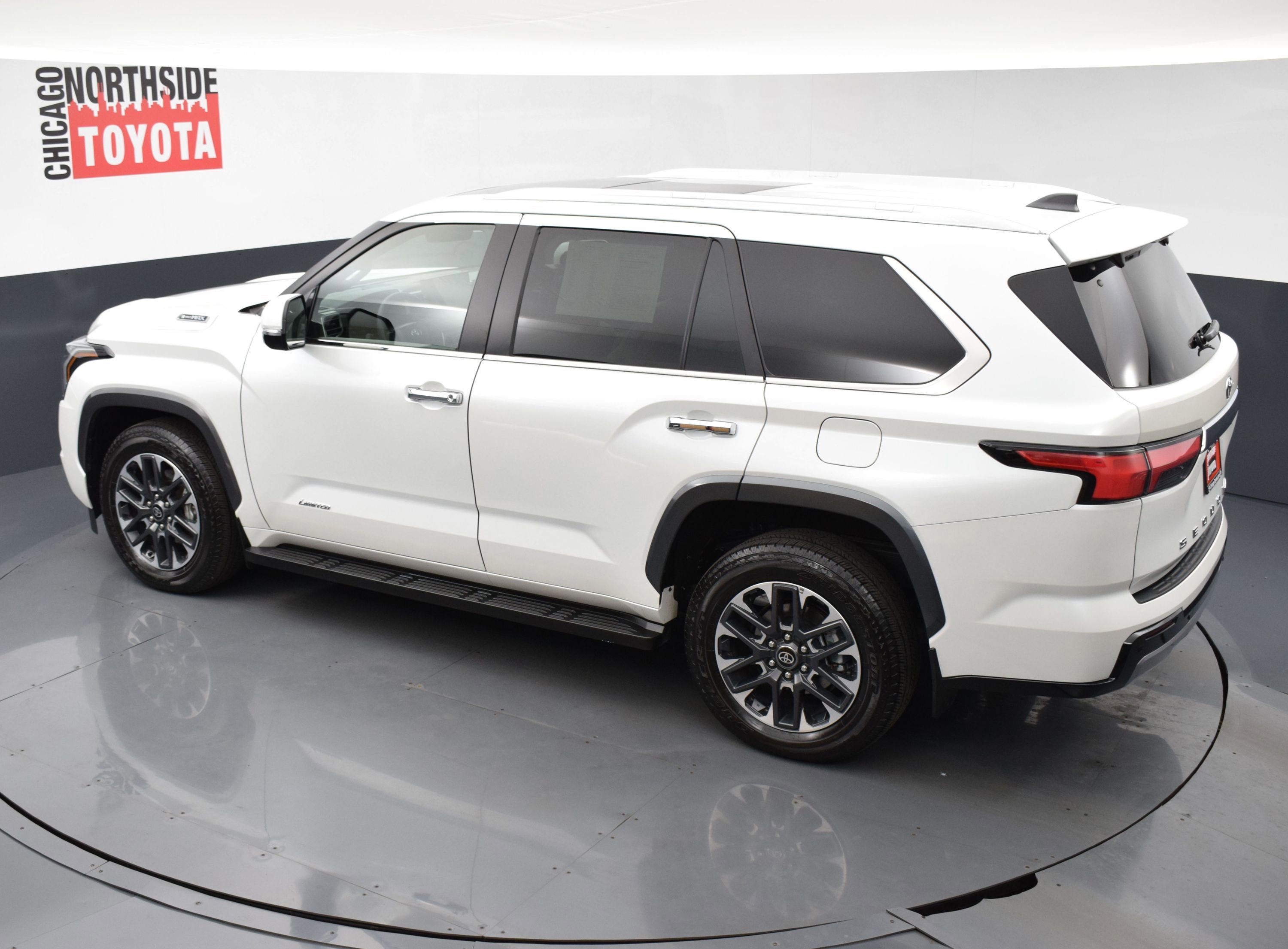 Used 2025 Toyota Sequoia Limited image 35