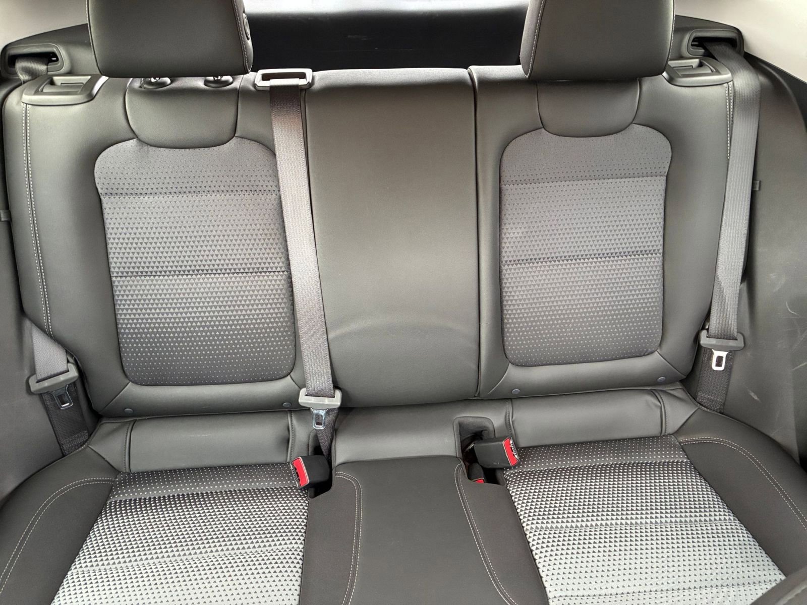 Used 2025 Chevrolet Trax LT w/ LT Convenience Package FWD image 37