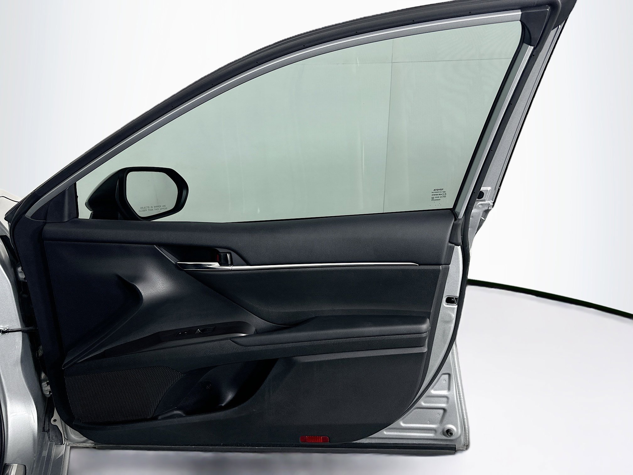 Used 2024 Toyota Camry SE FWD image 30