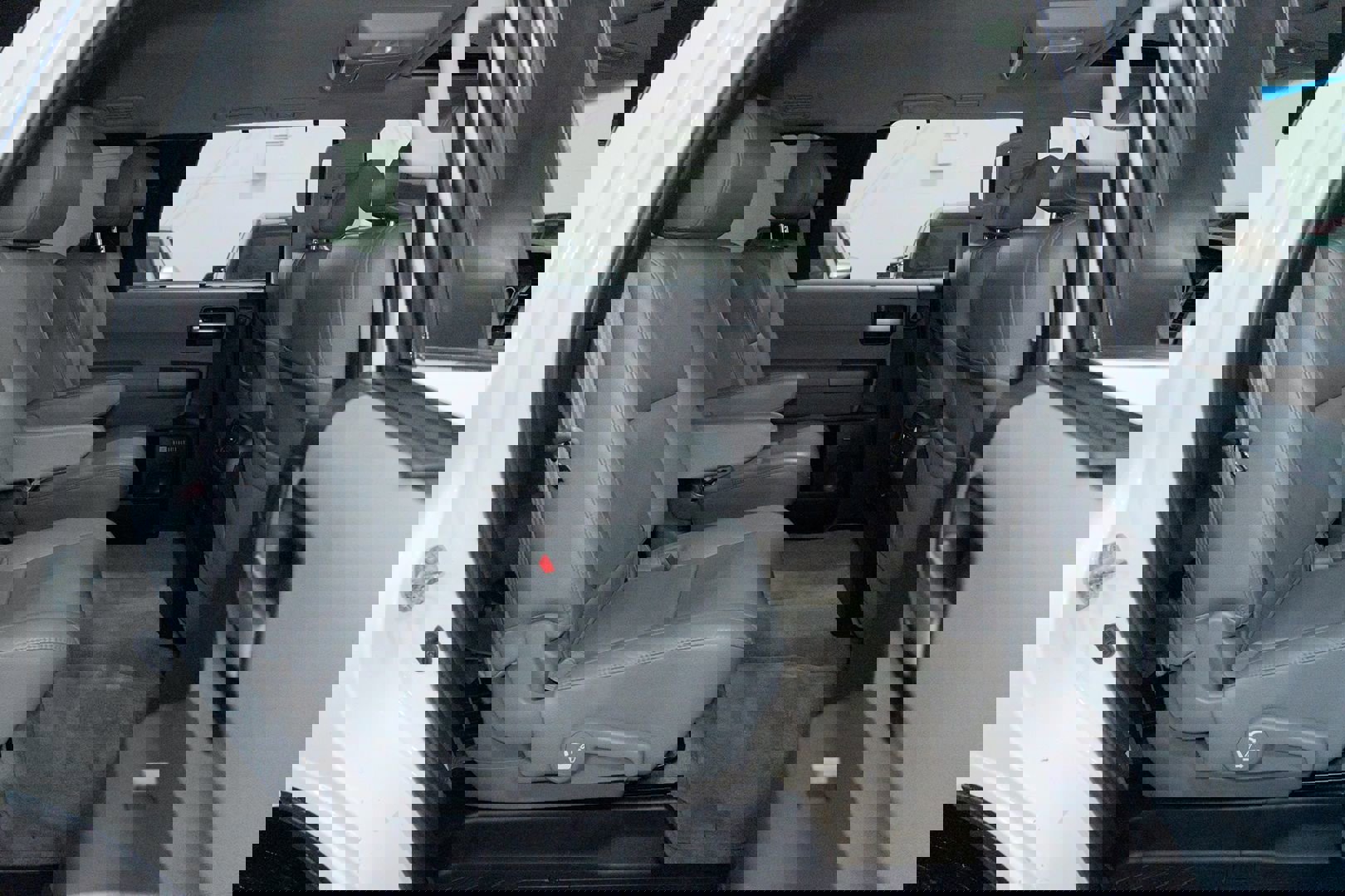 Used 2010 Toyota Sequoia Limited image 33