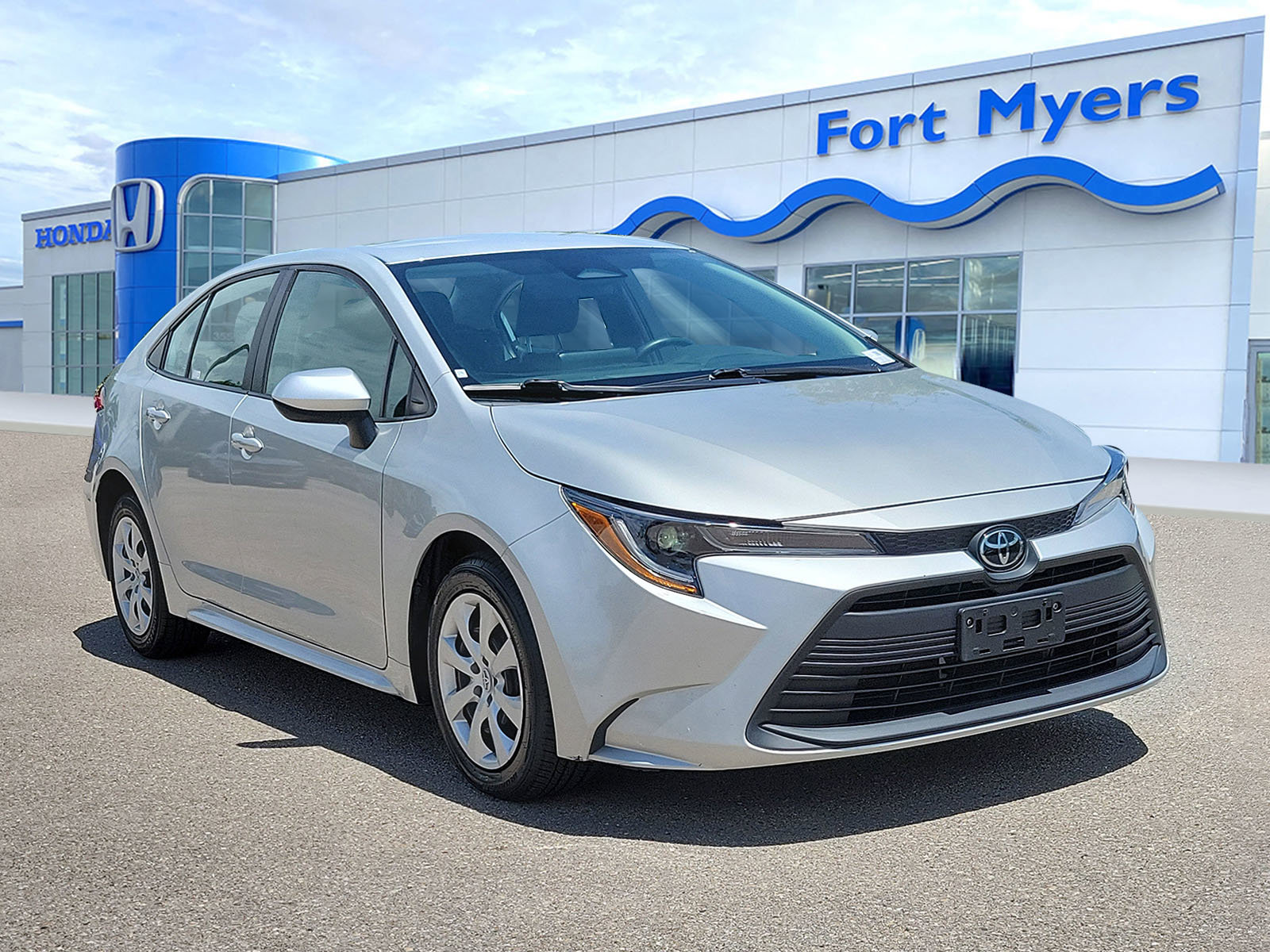 Used 2024 Toyota Corolla LE FWD video 1