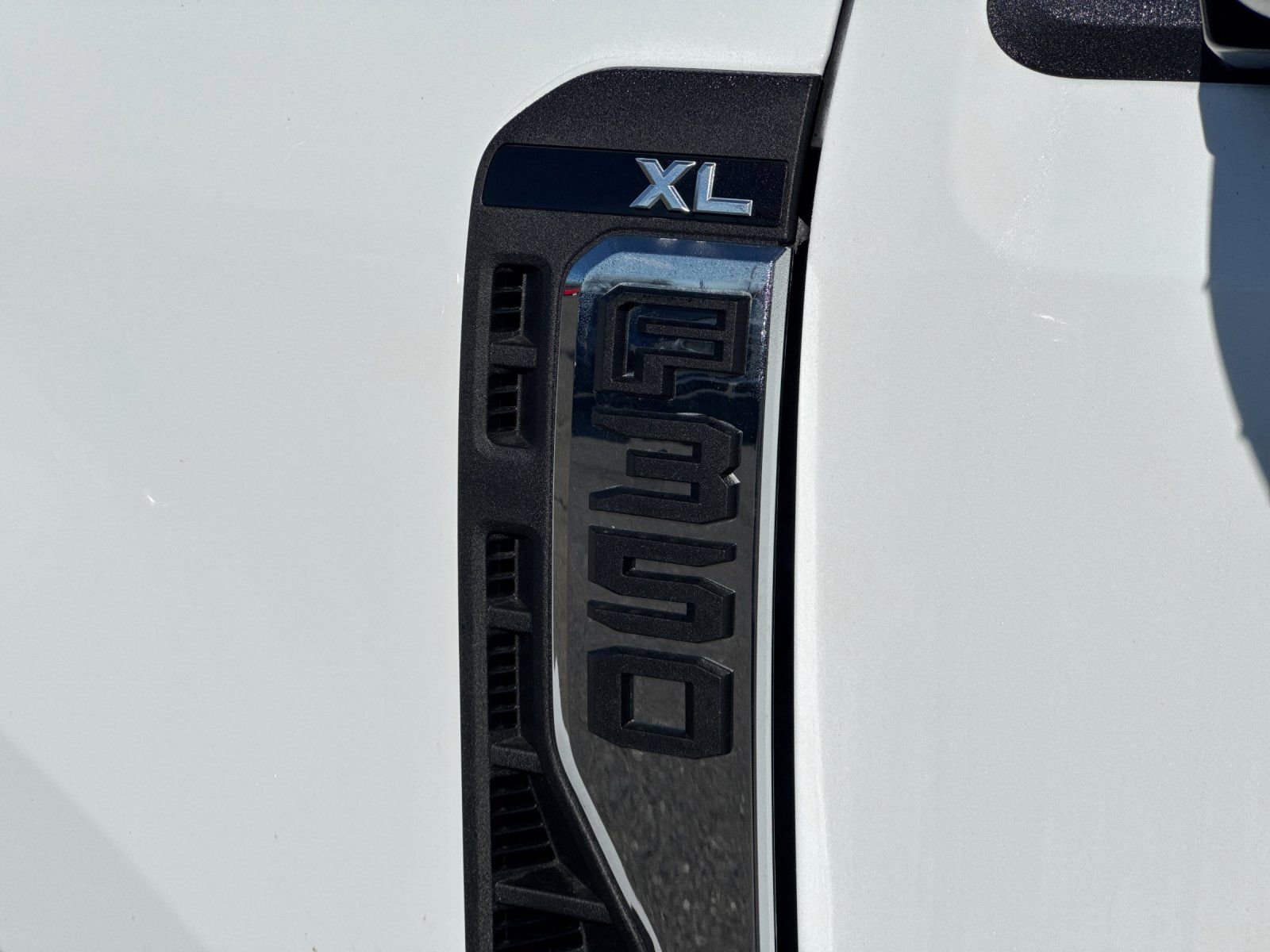 New 2026 Ford F350 XL w/ XL Chrome Package image 28