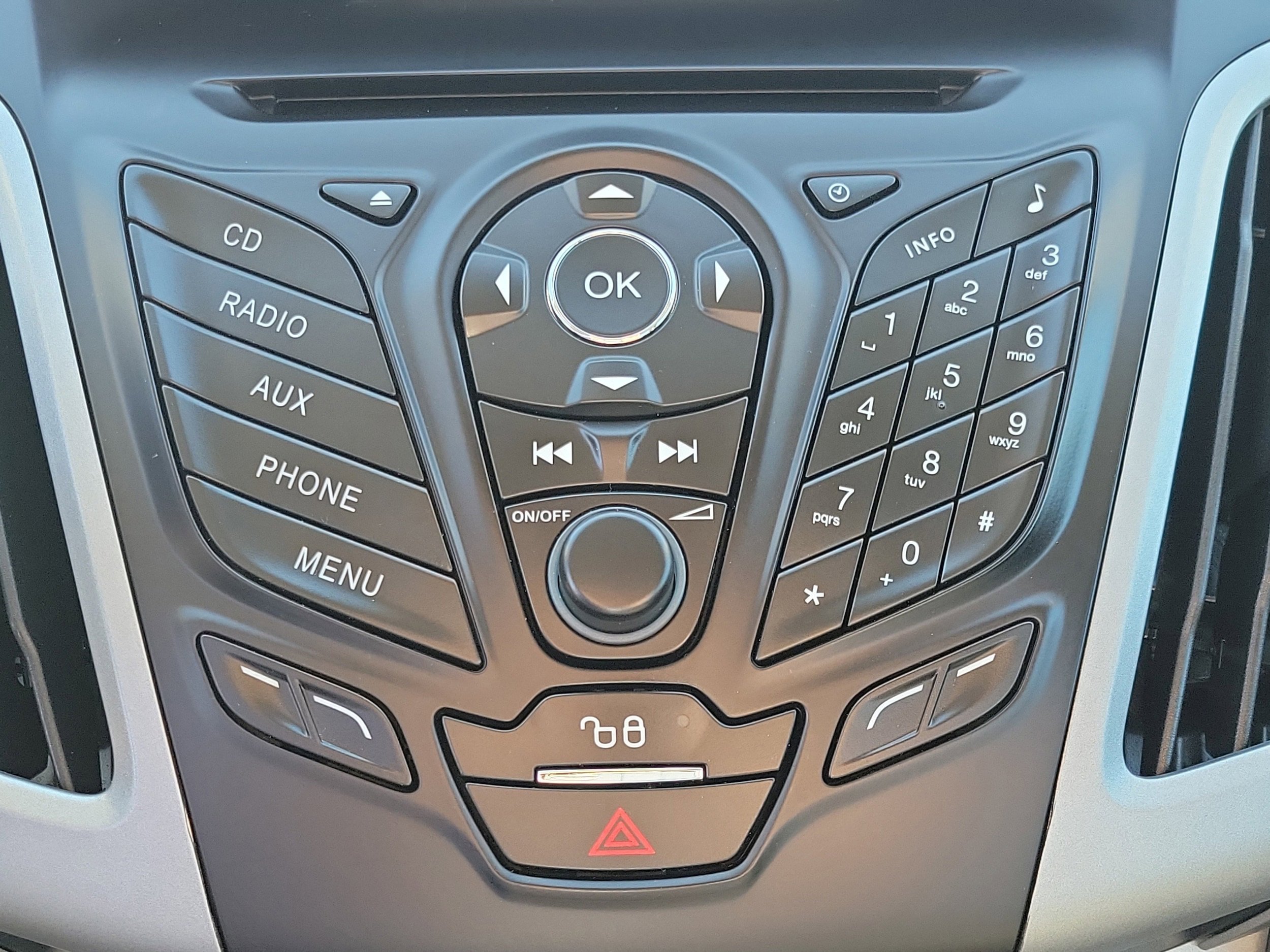 Used 2012 Ford Focus SE FWD image 26