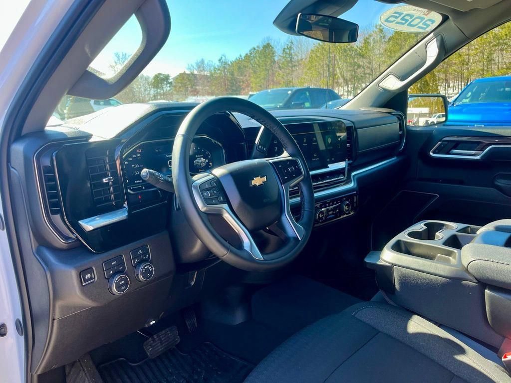 New 2025 Chevrolet Silverado 1500 LT AWD/4WD image 11