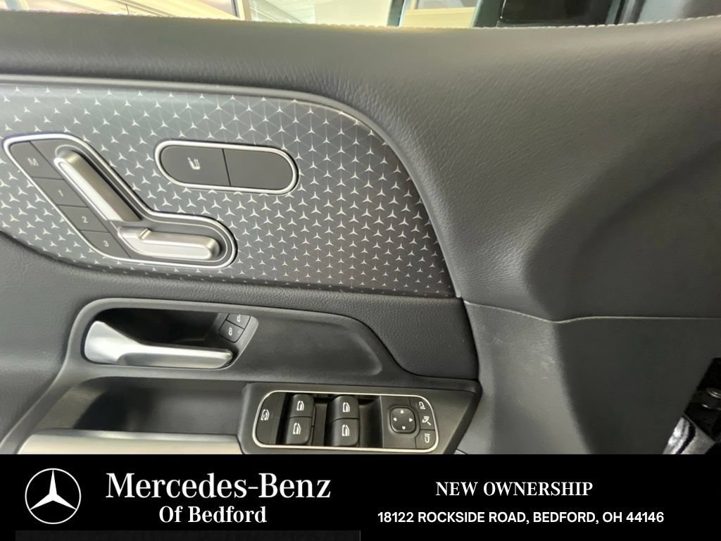 Used 2026 Mercedes-Benz GLB 250 4MATIC image 12