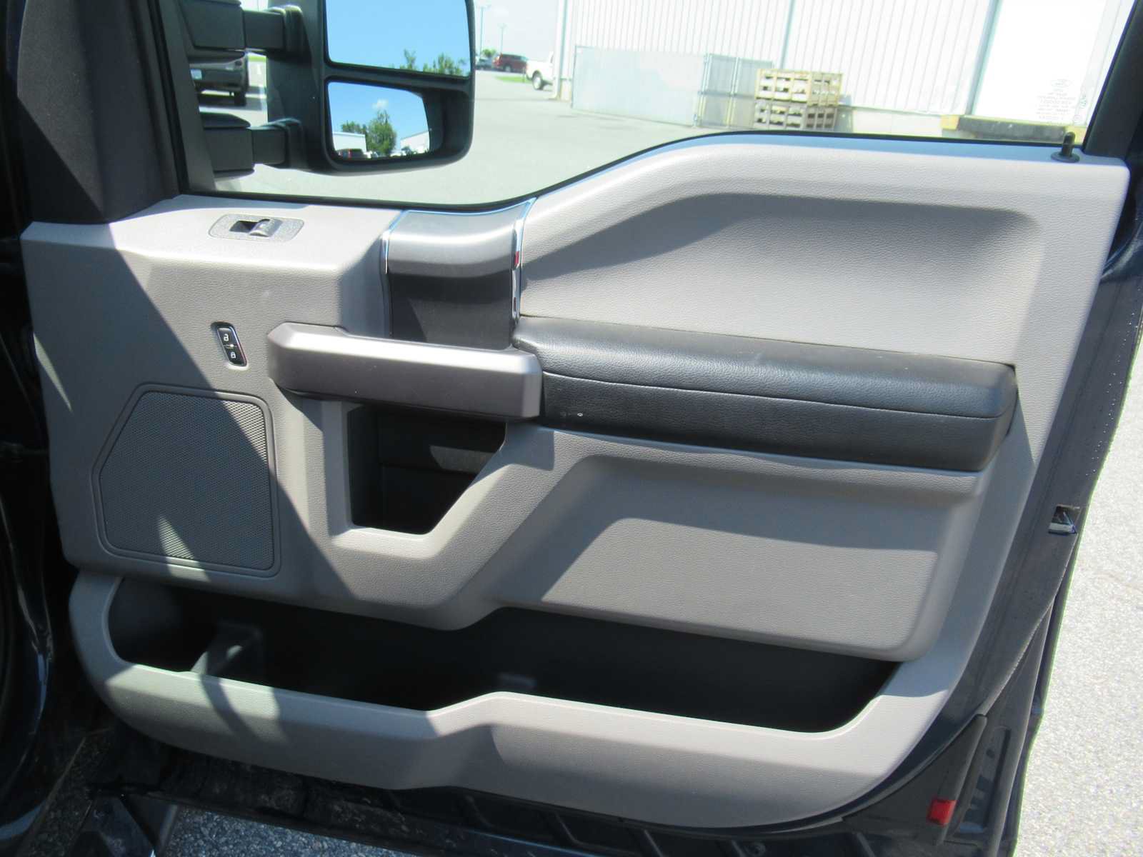 Used 2020 Ford F150 XLT w/ Equipment Group 302A Luxury AWD/4WD image 15
