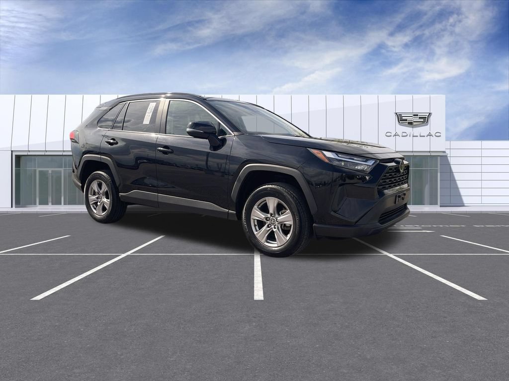 Used 2025 Toyota RAV4 XLE FWD image 2
