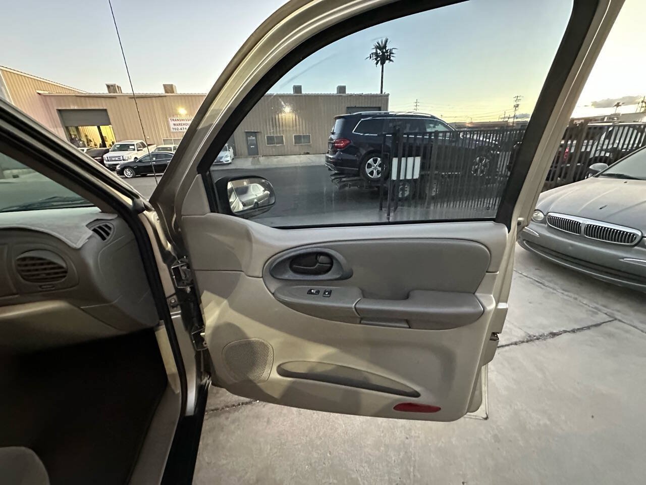 Used 2002 Chevrolet TrailBlazer LS w/ Preferred Equipment Group RWD image 11