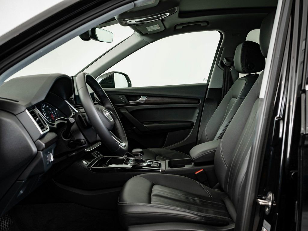 Used 2023 Audi Q5 2.0T Premium w/ Convenience Package image 23