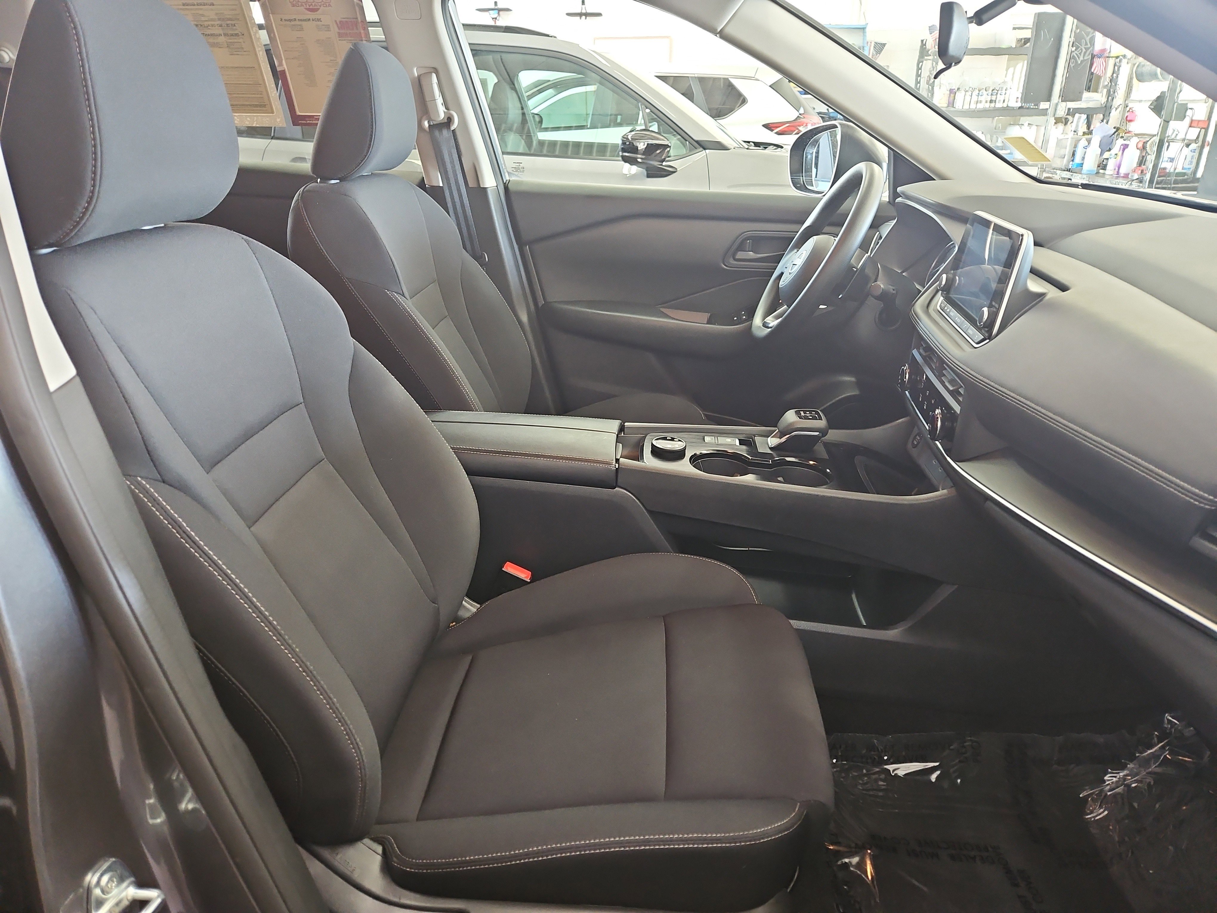 Used 2024 Nissan Rogue S image 9