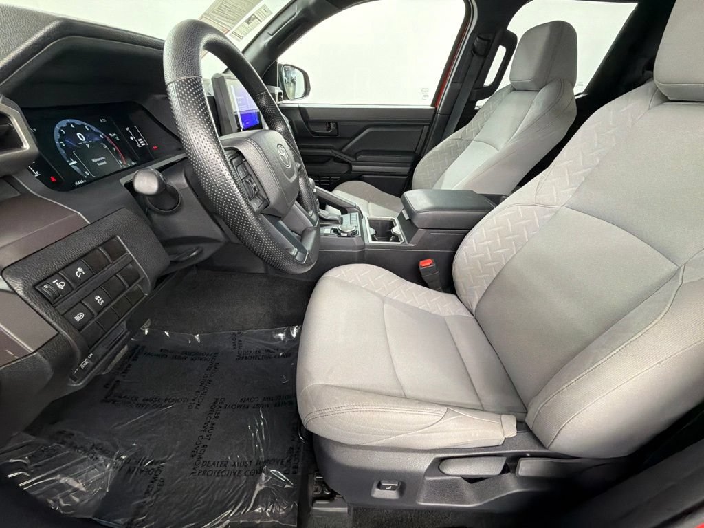 Used 2025 Toyota Tacoma SR5 AWD/4WD image 22