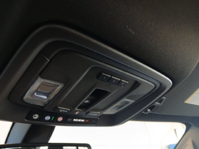 Used 2022 GMC Sierra 1500 SLT AWD/4WD image 11