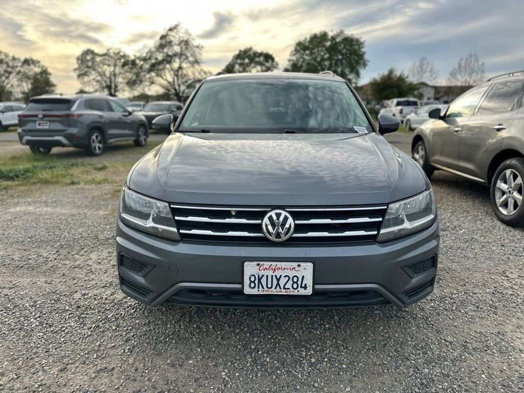 Used 2019 Volkswagen Tiguan SE w/ Panoramic Sunroof Package image 2