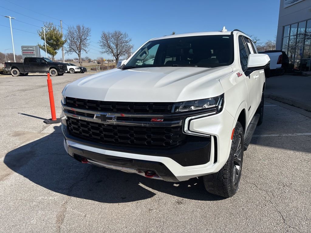 Used 2022 Chevrolet Tahoe Z71 w/ Luxury Package AWD/4WD image 12
