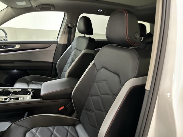New 2026 Volkswagen Atlas Peak Edition image 14