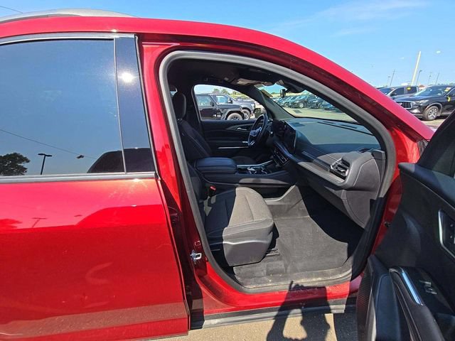 Used 2024 Chevrolet Traverse LT AWD/4WD image 11