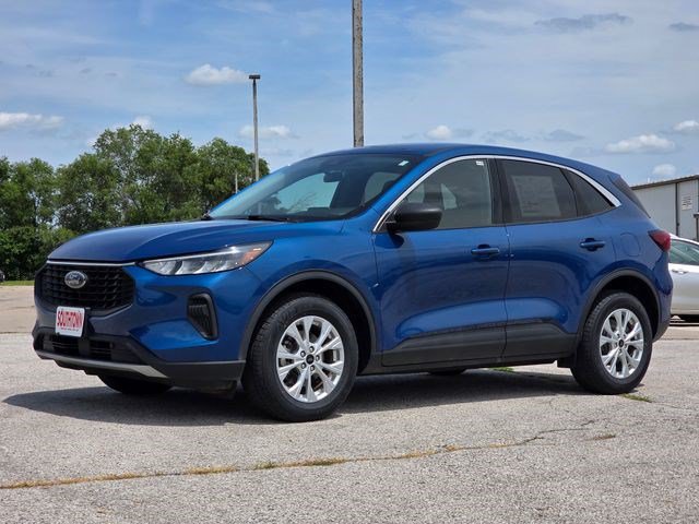 Used 2023 Ford Escape Active AWD/4WD image 3