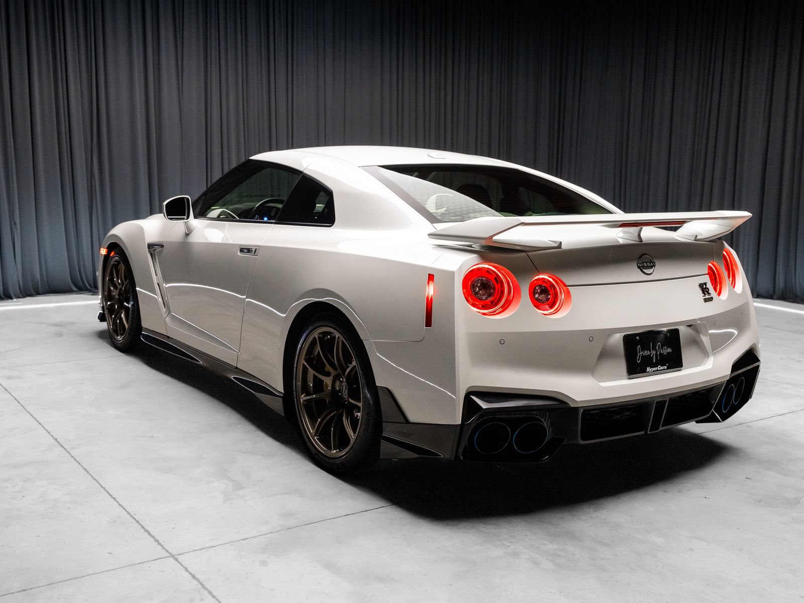 Used 2024 Nissan GT-R w/ Floor Mat Package AWD/4WD image 37