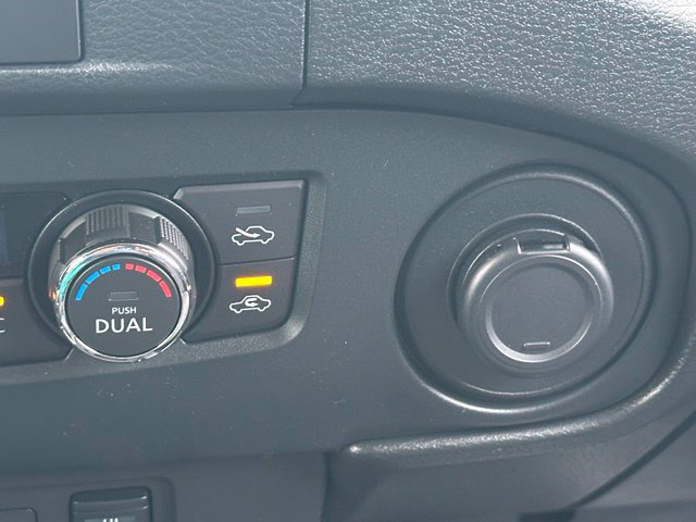 Used 2022 Nissan Frontier SV AWD/4WD image 35