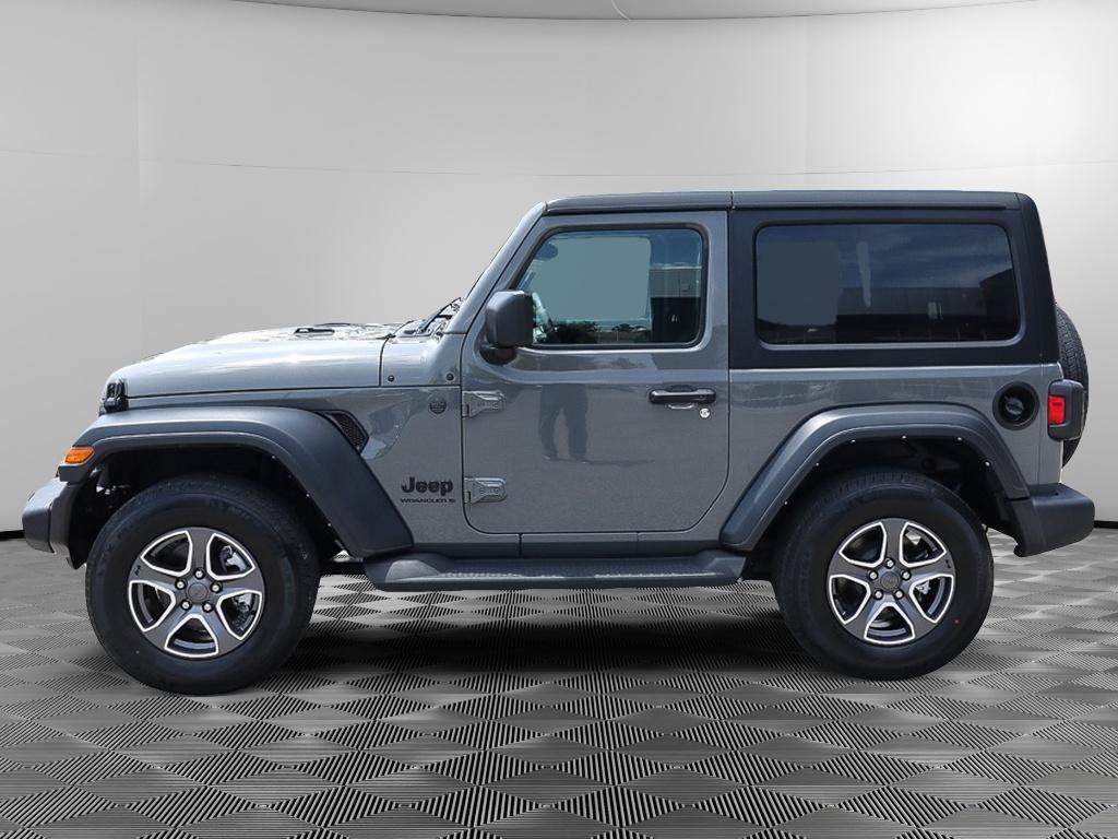 Used 2023 Jeep Wrangler Sport AWD/4WD image 3