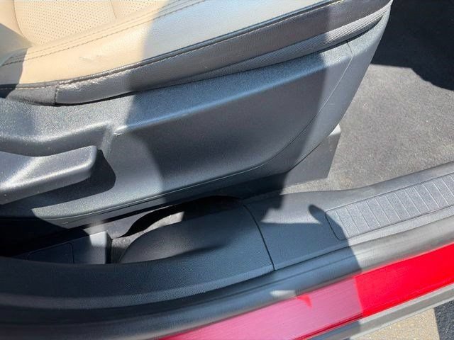 Used 2020 Ford Escape SEL AWD/4WD image 40