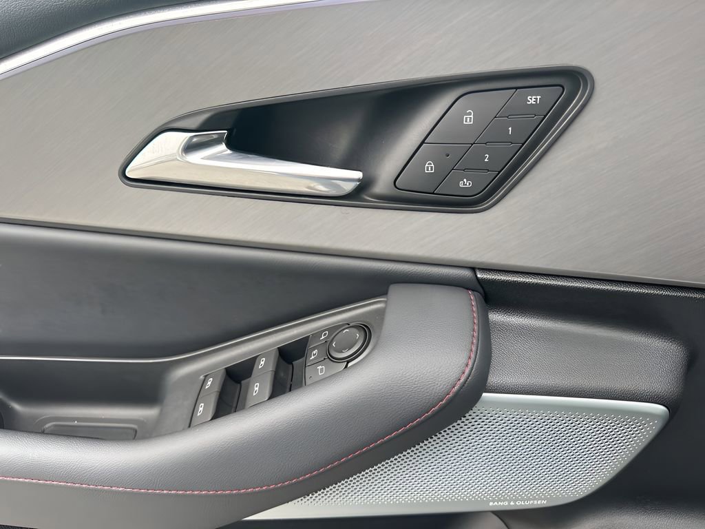 Used 2024 Acura ZDX A-Spec image 28