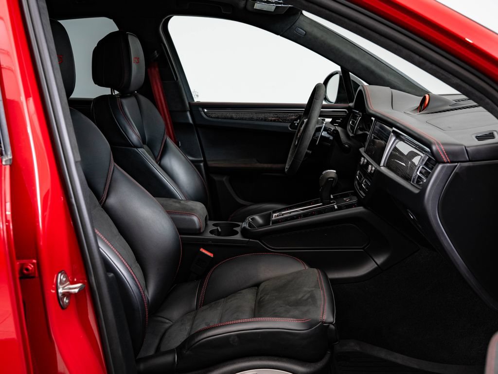 Certified 2024 Porsche Macan GTS AWD/4WD image 24