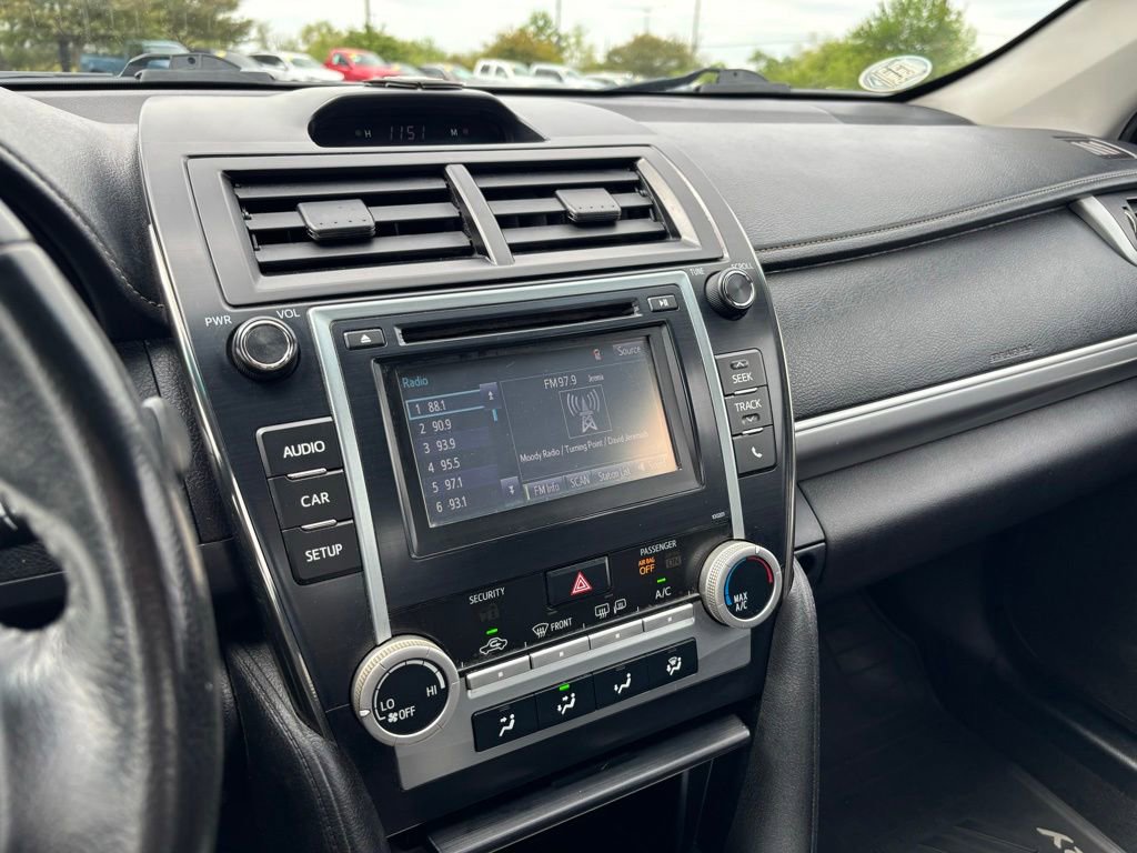 Used 2014 Toyota Camry SE w/ Protection Package FWD image 21