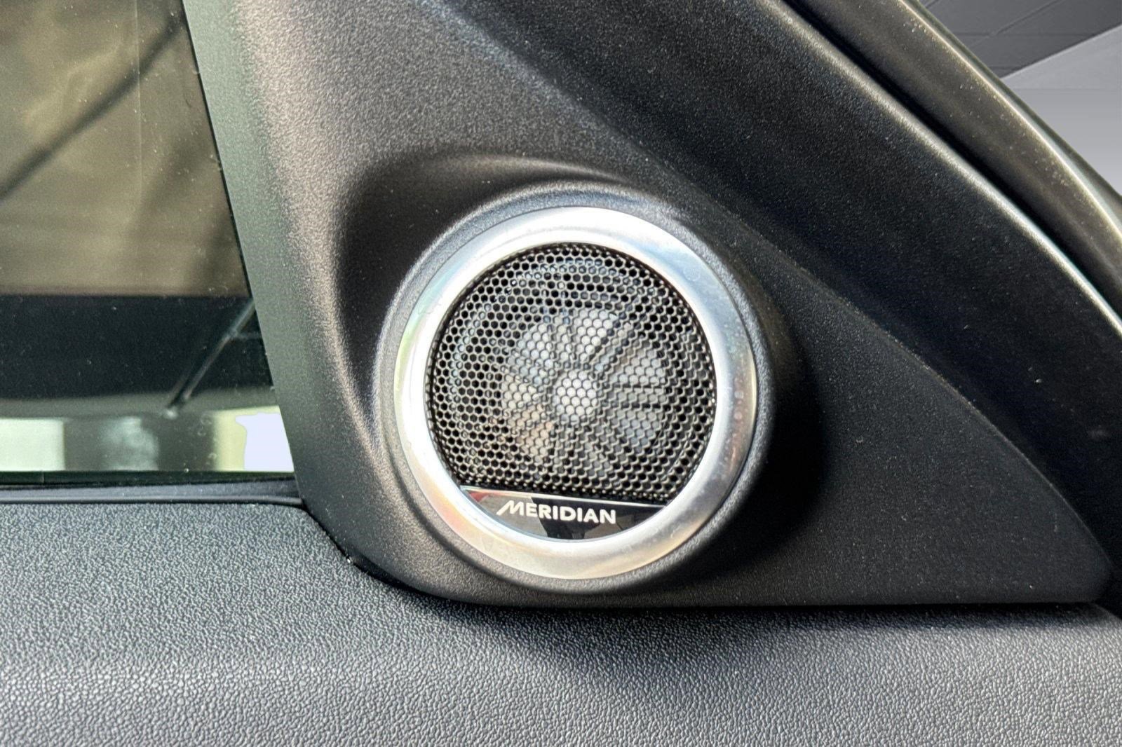 Used 2025 Land Rover Range Rover Evoque S image 21