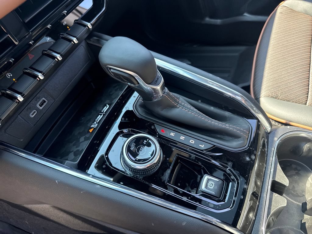 New 2026 GMC Canyon AT4 w/ Technology Plus Package AWD/4WD image 17