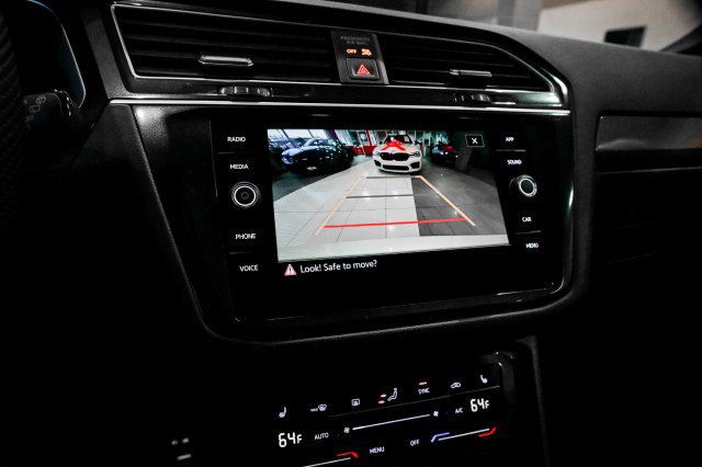 Used 2024 Volkswagen Tiguan SE R-Line image 35