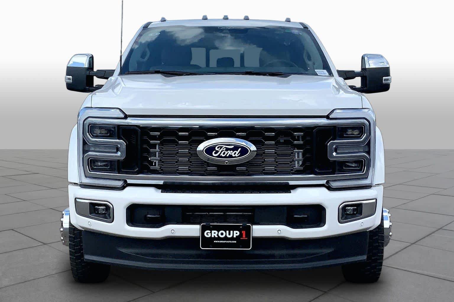 New 2027 Ford F450 Platinum w/ Platinum Plus Package AWD/4WD image 3